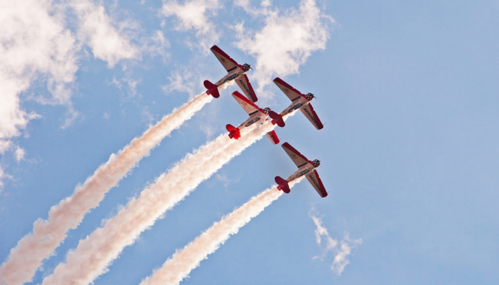 Planes Flying in Formation at the TN Airshow - Impressions of a Pilot